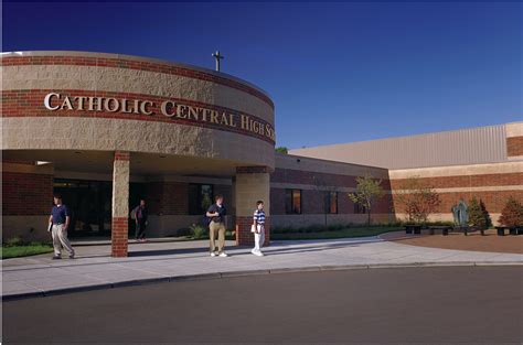 Detroit catholic central - Catholic Central offers a rigorous curriculum to approximately 930 students in grades 9-12 arriving from over 80 zip codes and 60 cities. ... Located in the Archdiocese of Detroit, Detroit Catholic Central High School is fully accredited by the North Central Association and is under the guidance of the Basilian Fathers. < >